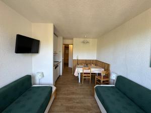 Studio fonctionnel 4 pers, accès direct pistes, vue sur pistes - FR-1-181-2259