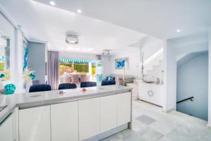 Marbella Luxury Home with Games Room & Sea Views