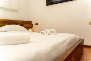 Casa con parcheggio, piscina giardino, barbecue