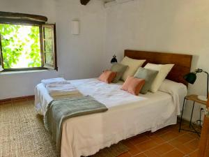 Els Racons del Fort Castle hosting up to 18 people