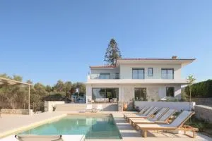 Costa Villa, Ultimate Beachside Retreat, By ThinkVilla - 埃皮斯科皮·罗希姆诺