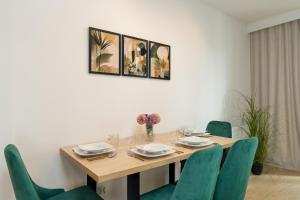 Cozy Studio with Parking in Poznań by Noclegi Renters