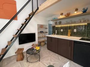 Tiny Home Historic Quarter by Promenade Pier