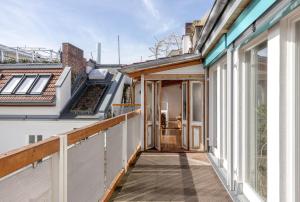 Top floor Penthouse with Garden