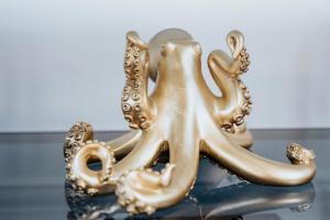 Wood Street - Stylish Prime Location Apartment by VICHY