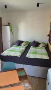 Little Tiny Village Haus 1