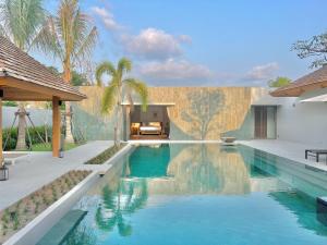 New luxury villa with maid Anchan Tropicana