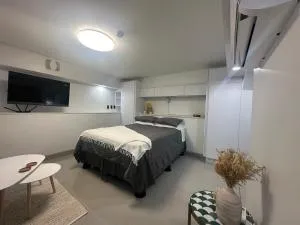 Bayside Paradise Apartment, minutes from the beach - Little Bay