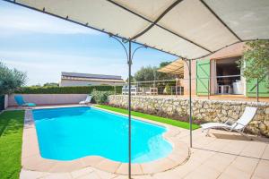 Maisons de vacances Villa Font du Roux - piscine chauffee - petanque - adapte mobilite reduite : photos des chambres