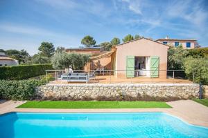 Maisons de vacances Villa Font du Roux - piscine chauffee - petanque - adapte mobilite reduite : photos des chambres