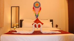 Dolphin service apptment