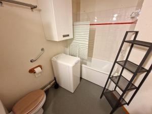 Charmant studio cabine 45 pers, balcon, proche pistes et commerces à Modane - FR-1-265-189