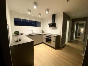 Airport-Messe Luxuswohnung, circa 10 Minuten entfernt 4