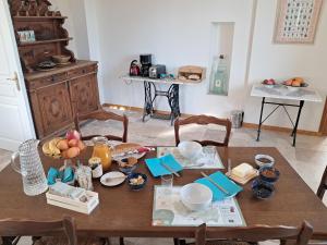 B&B / Chambres d'hotes Aux roses de Cedres : photos des chambres