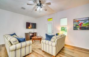 8 Mi to Ocala Quiet Silver Springs Home with Grill!