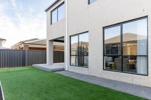 Room in a Modern Home in keysborough