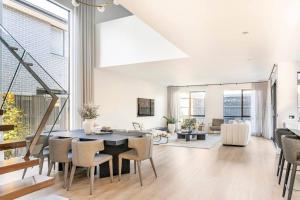 Room in a Modern Home in keysborough