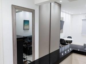 Apto pé na areia Toninhas em condomínio