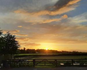 Woodside Cottage Ashley Park