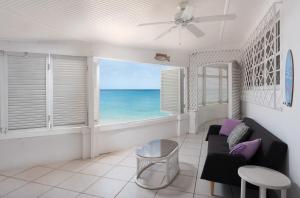 Purple Rain - Direct Seaviews, 2 Bedroom, 2 Bathroom, 3 Terrace Beachfront Bliss