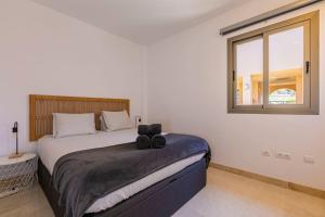 Idyllic penthouse with sea view in Benahavís