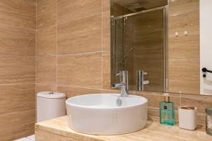 Idyllic penthouse with sea view in Benahavís