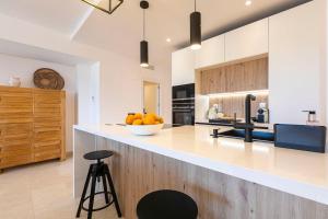 Idyllic penthouse with sea view in Benahavís