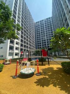 Shore2 Condo 1BR Balcony, Wifi, Pool, MOA, Airport
