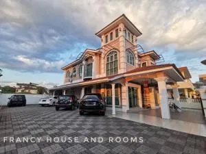 Castle Bungalow In Bercham Ipoh - Kampong Tasek