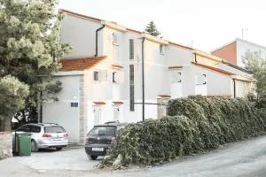 Little Studio at APARTMENTS SILVER - Gajac - Zrce beach - Skunca