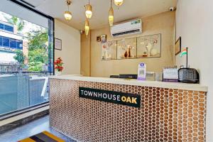 Townhouse OAK Clove Boutique Hotel Rajaji Nagar Near Lulu Mall Bengaluru