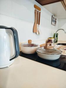 CozyHaven Minimalist QueenStudio Free Private Parking Netflix