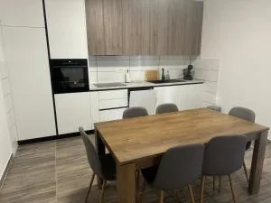 Olive House - Putičanje