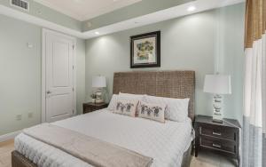 Abacos #305 by Oversee 30A