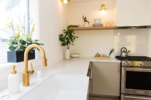 Bright, Spacious 4 BD in the Heart of Little Italy