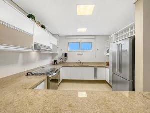 Guarujá - Condominio - Piscina - Churrasqueira - Lounge