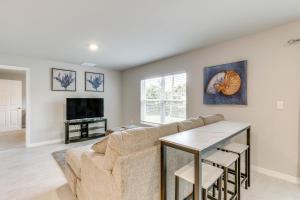 Screened Porch: Port Charlotte Home, 4 Mi to Beach