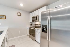 Screened Porch: Port Charlotte Home, 4 Mi to Beach
