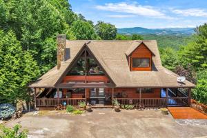 Mtn-View Deck: Cabin Near New River State Park!