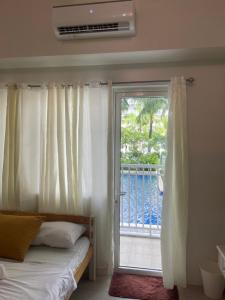 Shore Residence Direct Pool Access MOA Complex