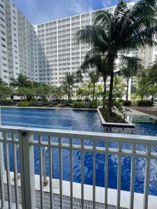 Shore Residence Direct Pool Access MOA Complex