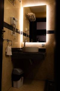 Marron Pharaohs Horus