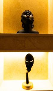 Marron Pharaohs Horus