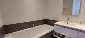 Sandton Gate Luxury 2 Bed Apartment - JOHANNESBURG