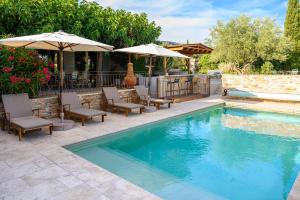 Villas La font Molinae - Piscine chauffee - Jacuzzi : photos des chambres
