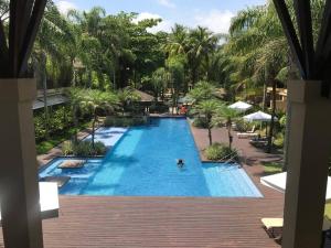 2 Bedroom in beautiful beach front condo