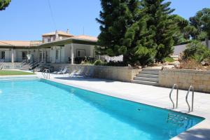 Villa com piscinas - Quintinha do Lago