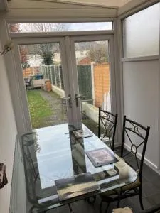 Douglas House - 彭克里奇