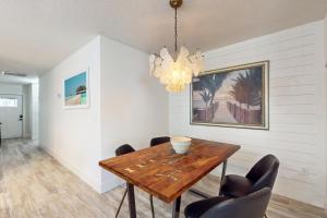 Tropical Tranquility House