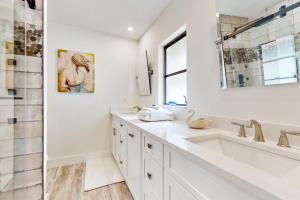 Tropical Tranquility House